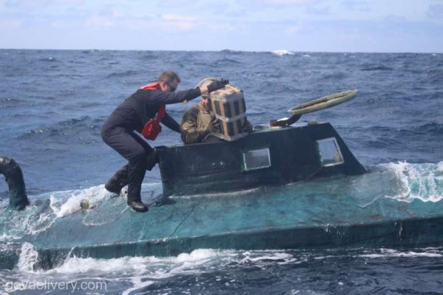 Cinci tone de cocaină confiscate de la bordul unui submarin, anunţă autorităţile americane
