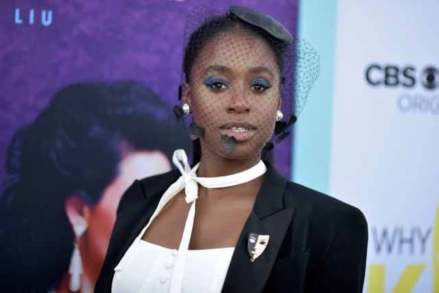 Kirby Howell-Baptiste, alături de Emma Stone în ''Cruella''