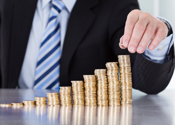 Instabilitatea politică, inflaţia şi cursul euro, principalele temeri ale investitorilor pentru perioada următoare