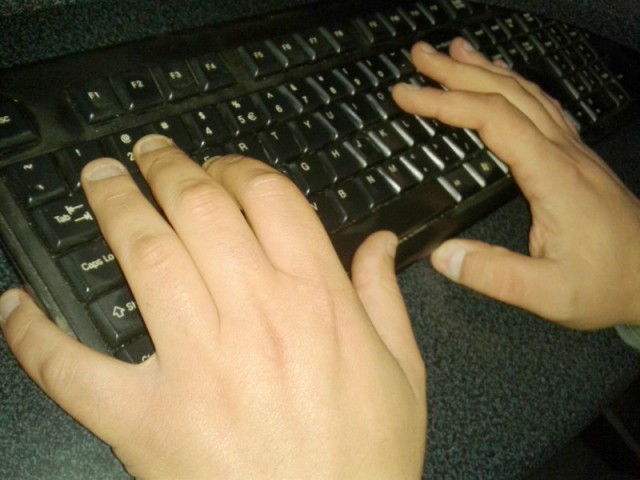 Germania: Poliţia va avea voie să folosească fotografii pornografice cu copii generate de computer pentru a prinde pedofili online