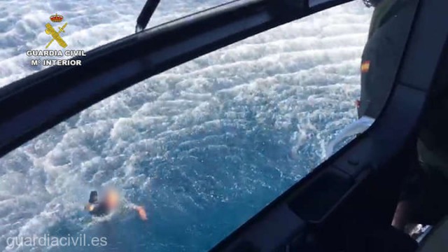 Spania: Traficanţi de droguri, arestaţi după ce i-au salvat de la înec pe poliţiştii care îi urmăreau pe mare