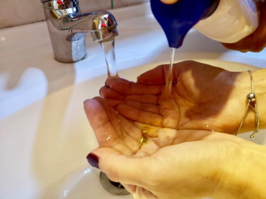 Boala mâinilor murdare! Aproximativ 100 de copii din Constanța, diagnosticați cu hepatita A