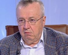 Ion Cristoiu reacționează după ce s-a aflat că Andreea Esca și bloggerul Otravă au primit 6.000 de euro de la festivalul lui Bolojan Ion Cristoiu reacționează după ce s-a aflat că Andreea Esca și bloggerul Otravă au primit 6.000 de euro de la festivalul lui Bolojan