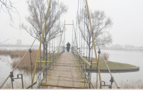 Primăria vrea să se apuce repararea podeţelor din Parcul Tăbăcăriei şi Satul de Vacanţă