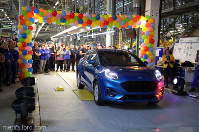 Ford a lansat la Craiova producţia noului Puma, primul vehicul hibrid construit în România