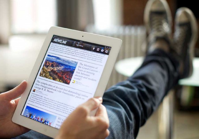 Adulţii de peste 45 de ani, cei mai mari consumatori de online news