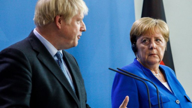 Brexit: Angela Merkel l-a avertizat pe Boris Johnson că un acord este „extrem de improbabil“