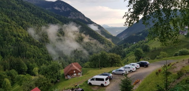 Turiştii români alocă între 100 şi 200 de lei pentru o noapte de cazare petrecută în ţară