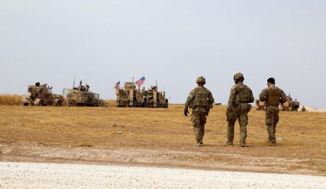 SUA îşi întăresc prezenţa militară în regiunea petrolieră din estul Siriei