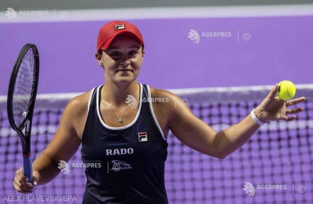 Barty a învins-o în trei seturi pe Bencic la Turneul Campioanelor