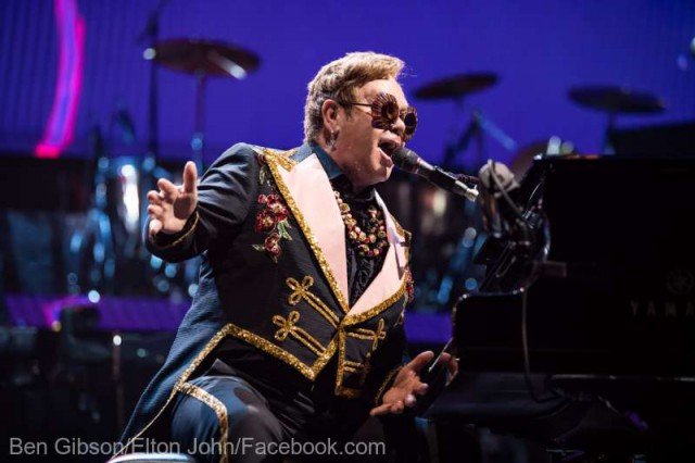 Elton John a promis un milion de dolari pentru stingerea incendiilor din Australia