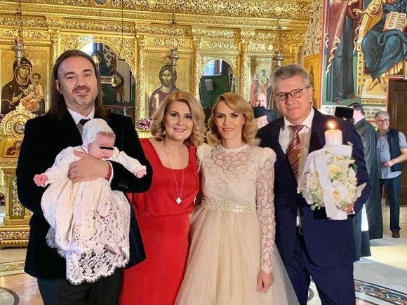 Alessandra Stoicescu, emoții în ziua în care și-a botezat fetița. Gabriela Firea a fost nașa micuței
