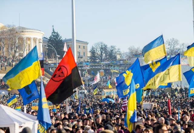 Ucraina: Naţionaliştii mărşăluiesc la Kiev împotriva 'capitulării' în faţa Moscovei