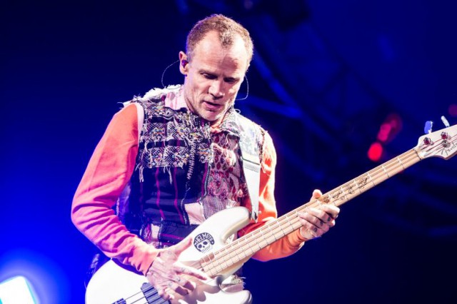 Flea, basistul trupei Red Hot Chili Peppers, s-a căsătorit cu Melody Ehsani