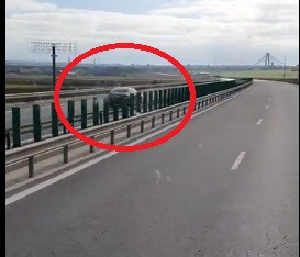 PERICOL pe A4! Un vârstnic a mers cu mașina pe CONTRASENS. Video