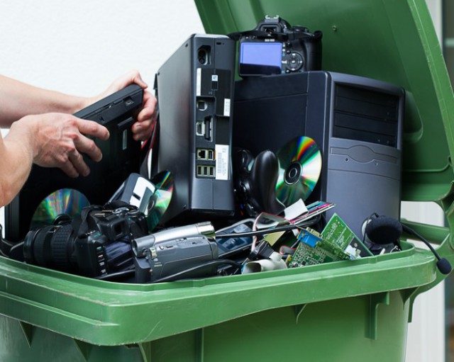 Peste 57,4 milioane de tone de deşeuri de echipamente electronice, generate la nivel global, în 2021