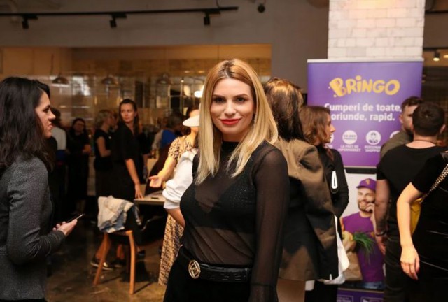 Ellie White încearcă să cucerească Rusia. Soțul a pus-o în contact cu DJ celebri din Moscova