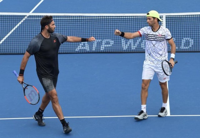 Tecău şi Rojer s-au calificat în sferturile probei de dublu la Montpellier (ATP)