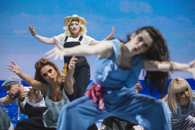 Celebrul musical „MAMMA MIA!” se joacă sâmbătă, la Constanța, cu casa închisă
