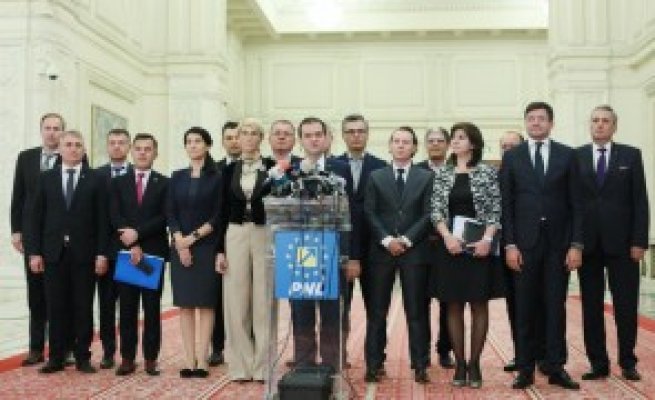 Ludovic Orban ia în calcul demiterea lui Raed Arafat: 'Facem o analiză' + Le-a cerut miniștrilor săi să descindă peste omologii din PSD