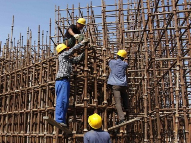 Ministerul Muncii propune un contingent de lucrători străini non-UE de 30.000 de persoane anul viitor