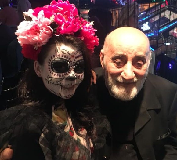 Oana Lis s-a costumat și l-a dus pe Viorel la o petrecere de Halloween. Cum arată cei doi