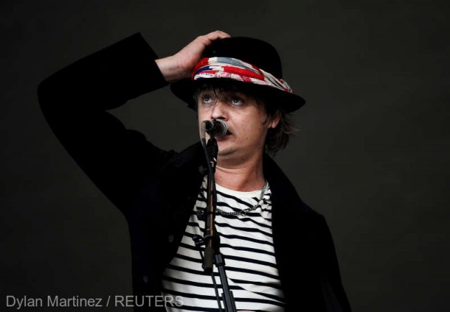Pete Doherty, arestat joi la Paris, a fost eliberat şi amendat cu 5.000 de euro pentu consum de cocaină