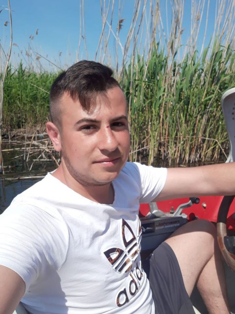Cine este tânărul mort după ce a căzut din barcă, la Tuzla