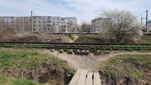 Se strâng semnături pentru o pasarelă pietonală în dreptul Liceului Lucian Blaga!