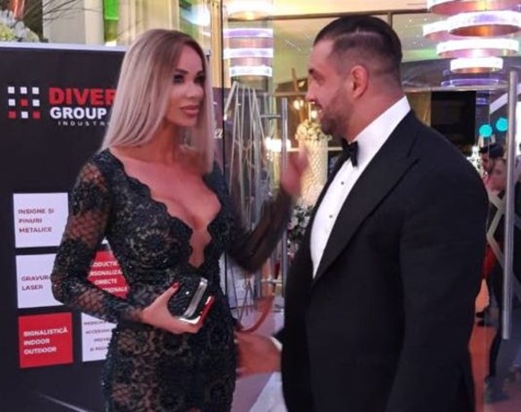 Bianca Drăgușanu l-a iertat pe Alex Bodi în plin divorț. Blonda radiază la brațul lui