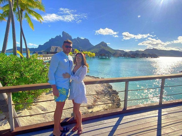 Fata lui Gigi Becali, sexy în luna de miere. Primele poze din vacanța exotică, de 30.000 de euro