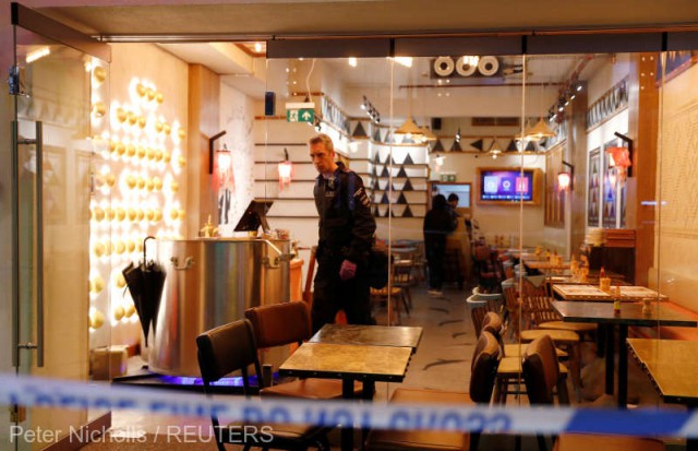 Autorităţile britanice investighează o posibilă răspândire a unei substanţe toxice pe o arteră comercială în centrul Londrei