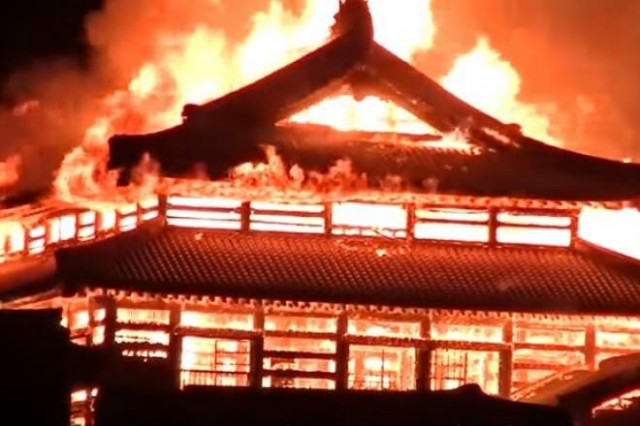 Japonia: Castelul Shuri din Okinawa, inclus în patrimoniul mondial UNESCO, distrus de un incendiu