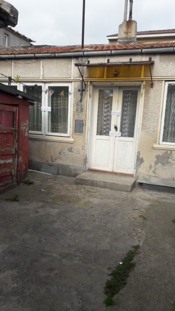 PLÂNGERE PENALĂ la Constanța: Au DISTRUS ușa și au încercat să ocupe ABUZIV un IMOBIL!