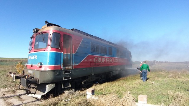 Locomotivă în FLĂCĂRI, în județul Constanța!