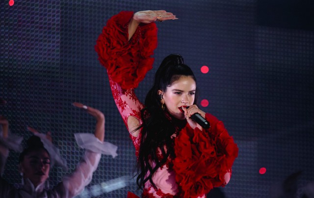 Cântăreaţa spaniolă Rosalia a lansat o nouă piesă agresivă şi cu accente rap, „A pale“