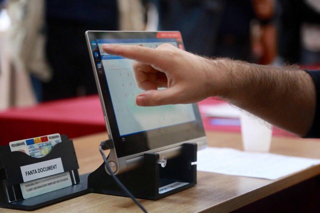 AEP: 18.976.146 de cetăţeni cu drept de vot înregistraţi în Registrul electoral