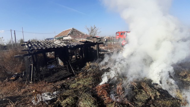 Bătrân din judeţul Tulcea, ars de viu în propria casă