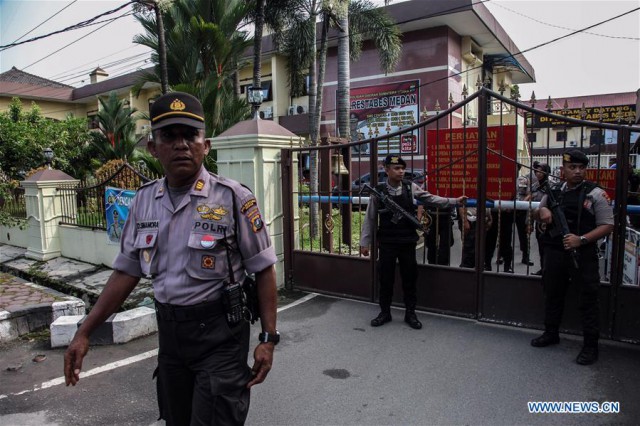 Indonezia: O persoană a murit într-un presupus atac sinucigaş comis în faţa unei secţii de poliţie în Sumatra