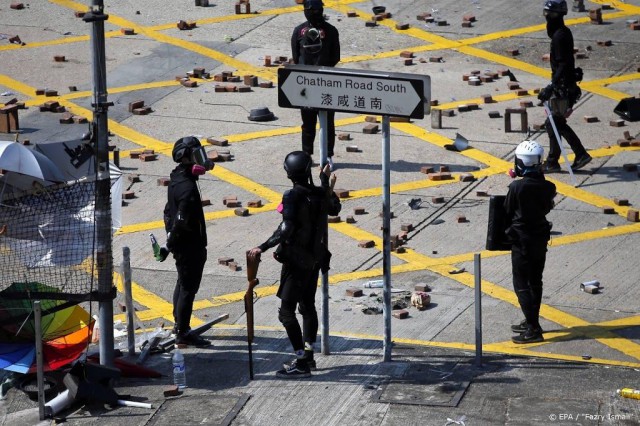Soldaţii chinezi au făcut curat pe străzile din Hong Kong