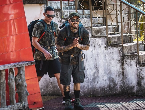 Alex Velea şi Mario Fresh la Asia Express: „Ni s-a lipit burta de spate!“