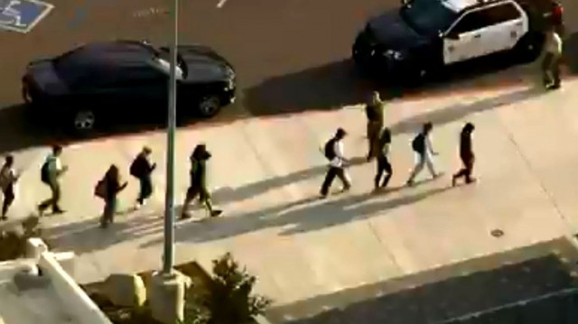 SUA: Mai mulţi răniţi într-un atac armat la un liceu din California