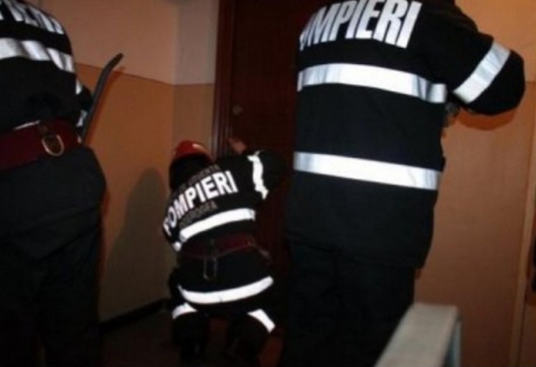 POMPIERII au intervenit la un APARTAMENT de pe aleea Egretei