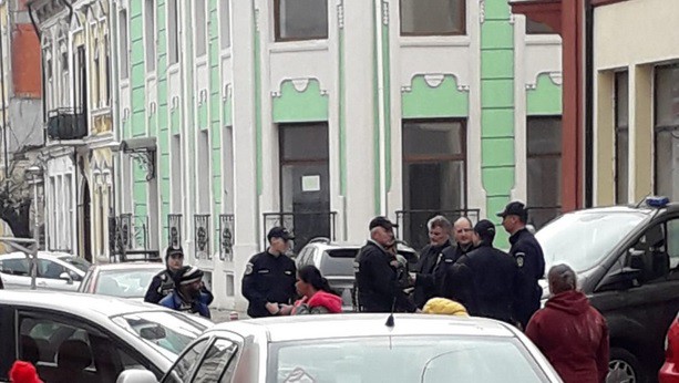 Acțiune de amploare în centrul Constanței: o familie numeroasă a fost evacuată dintr-un imobil de pe strada Mercur