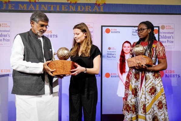 Greta Thunberg a fost recompensată cu Premiul Internaţional pentru Pace al Copiilor pe 2019