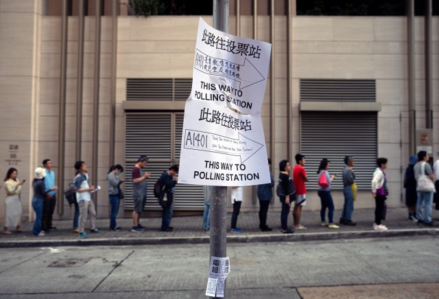 Alegeri locale în Hong Kong: Participare semnificativă în primele ore de vot