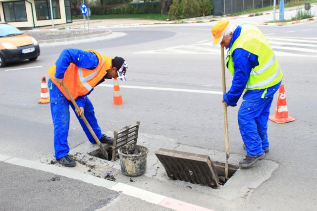 Se răcește vremea și vin ploile! La Constanța se verifică receptorii pluviali