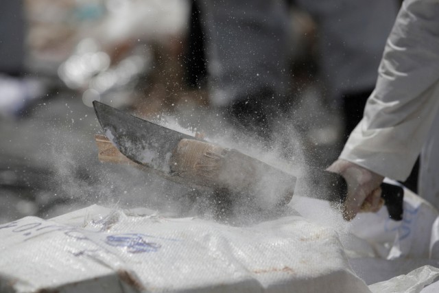 Italia: 1,2 tone de cocaină sud-americană confiscate dintr-un container cu banane în Calabria