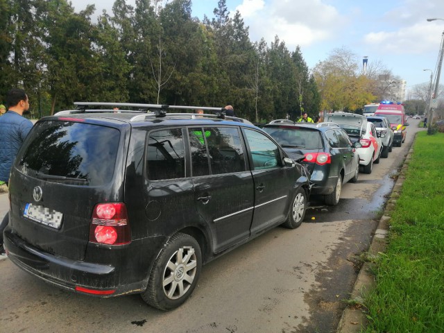 Patru autoturisme, implicate într-un accident rutier la Constanța