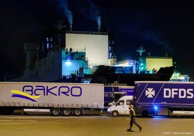 Olanda: 25 de migranţi au fost descoperiţi într-un container frigorific pe un feribot spre Marea Britanie